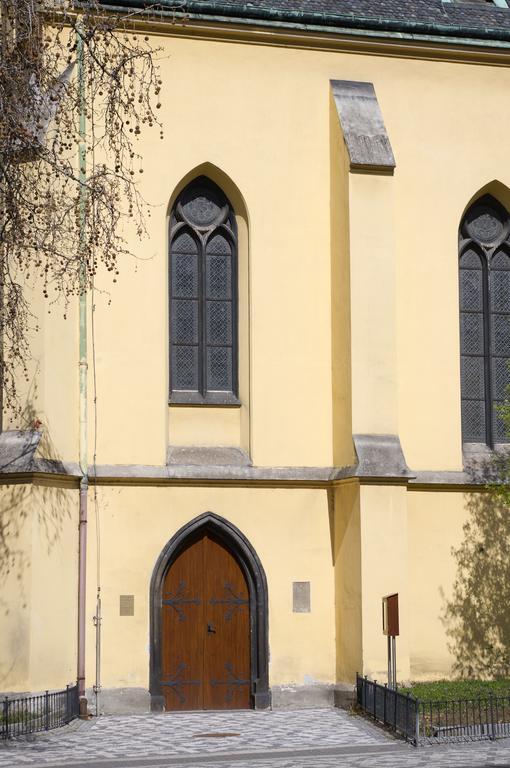 Apartments With 2 Bathrooms- 5 Minutes From Old Town - 102 M2 Prague Exterior photo