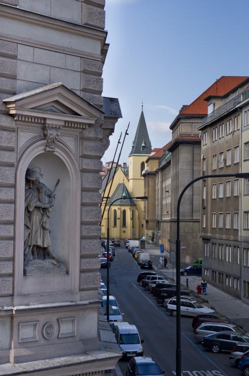 Apartments With 2 Bathrooms- 5 Minutes From Old Town - 102 M2 Prague Exterior photo