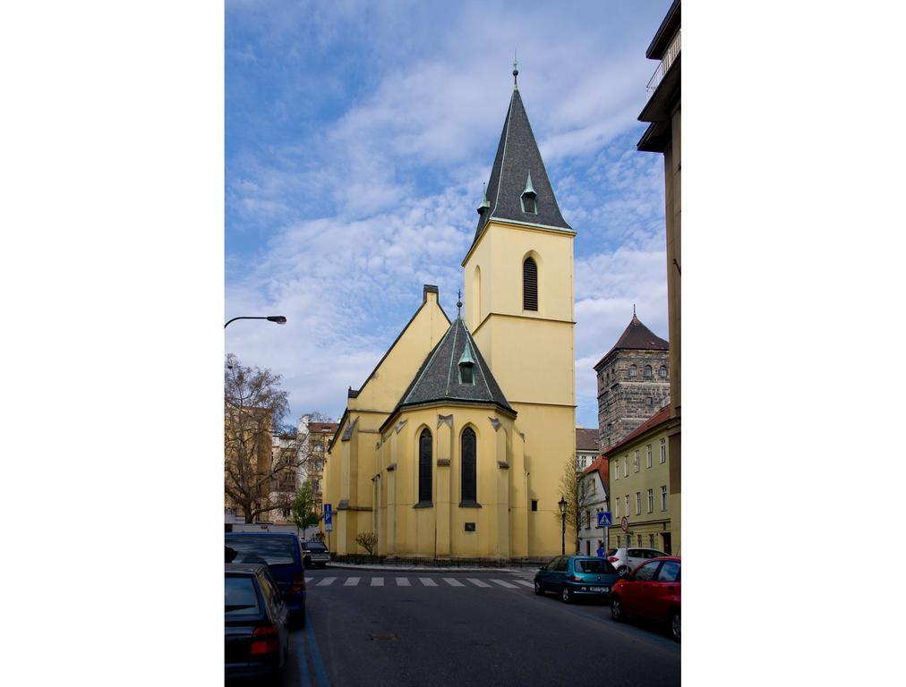 Apartments With 2 Bathrooms- 5 Minutes From Old Town - 102 M2 Prague Exterior photo