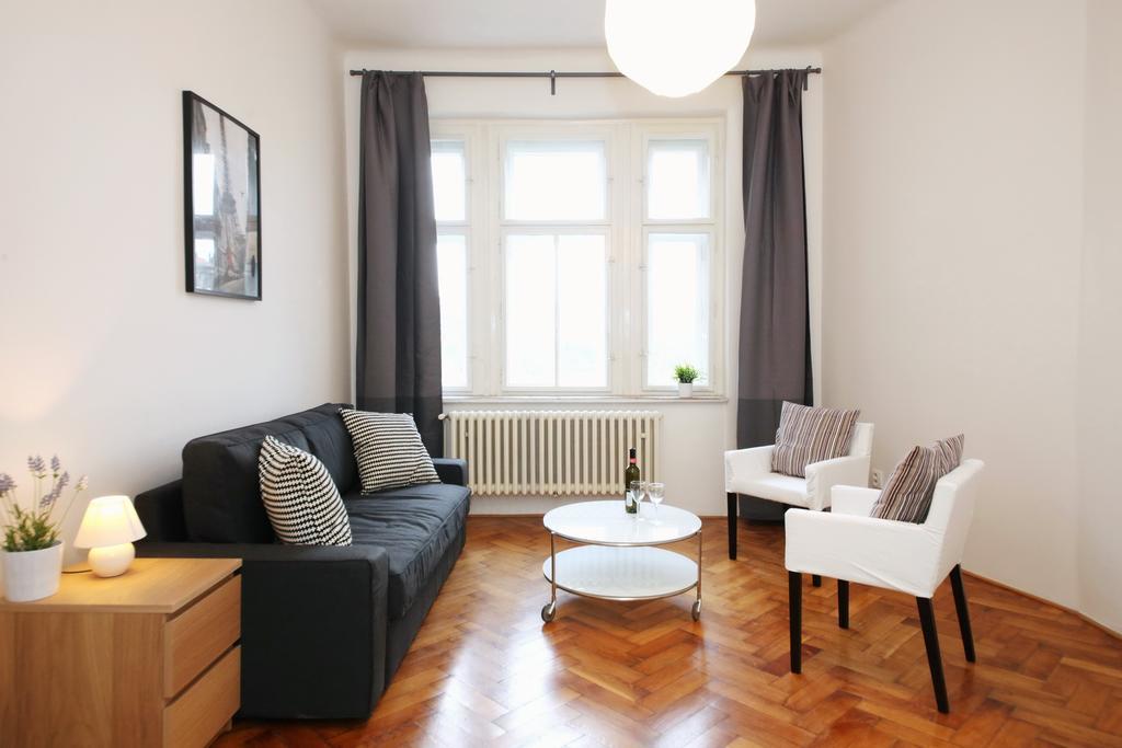 Apartments With 2 Bathrooms- 5 Minutes From Old Town - 102 M2 Prague Exterior photo