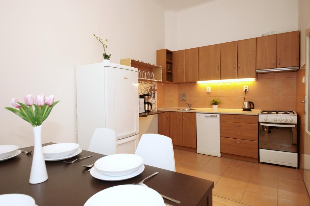 Apartments With 2 Bathrooms- 5 Minutes From Old Town - 102 M2 Prague Exterior photo