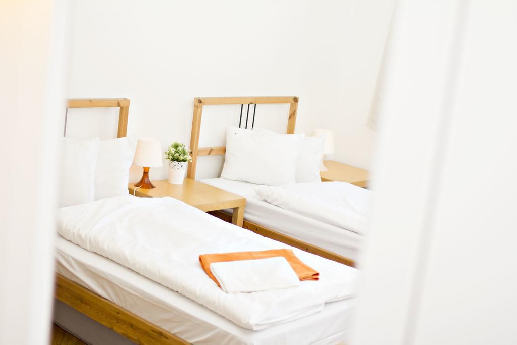 Apartments With 2 Bathrooms- 5 Minutes From Old Town - 102 M2 Prague Exterior photo