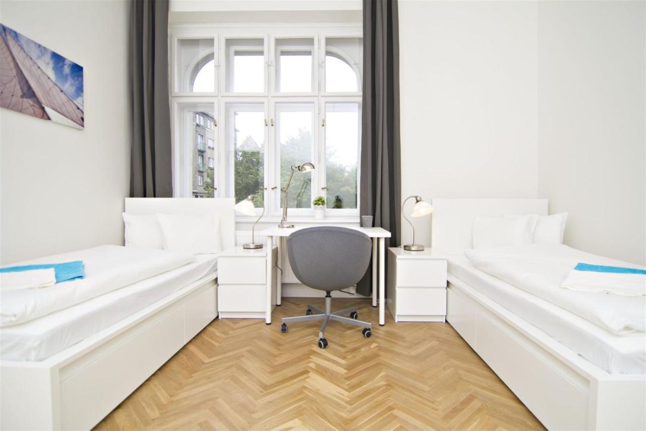 Apartments With 2 Bathrooms- 5 Minutes From Old Town - 102 M2 Prague Exterior photo