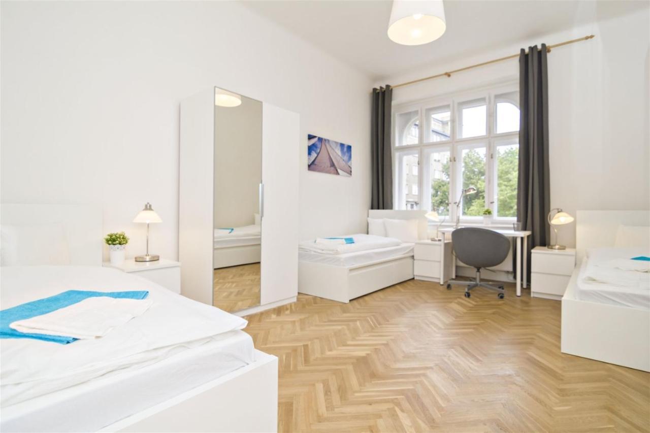 Apartments With 2 Bathrooms- 5 Minutes From Old Town - 102 M2 Prague Exterior photo