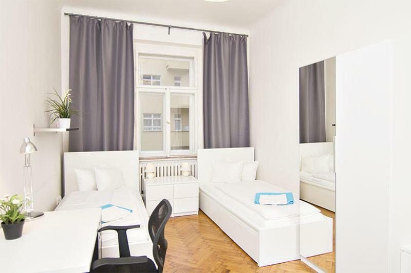Apartments With 2 Bathrooms- 5 Minutes From Old Town - 102 M2 Prague Exterior photo