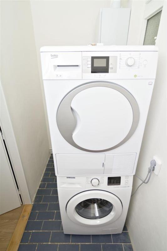 Apartments With 2 Bathrooms- 5 Minutes From Old Town - 102 M2 Prague Exterior photo